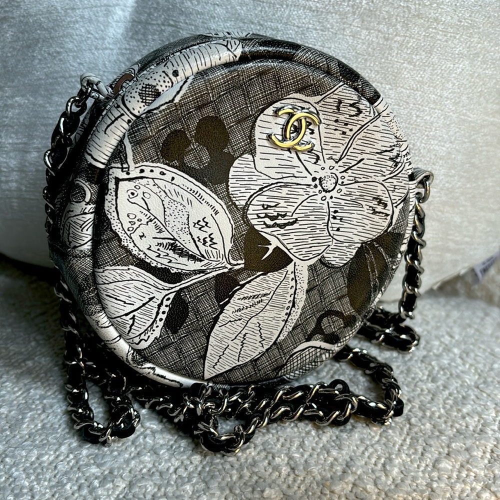 Chanel floral print clutch calfskin
